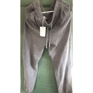 Barefoot Dreams Jogger Size Small NWT